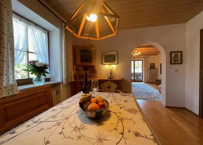 Haus Lukaswinkl شقة